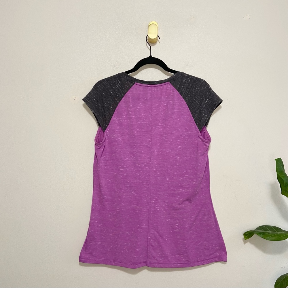 The North Face EZ Raglan Short Sleeve Lightweight Purple and Gray T-shirt Top - Picture 4 of 5